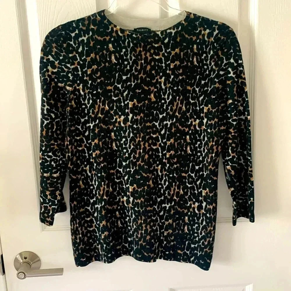 Talbots leopard print Merino wool crewneck sweater size small